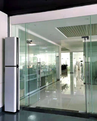 Vloeropwarmingsluchtgordijn voor glazen deur Verticaal installeerbaar Thermisch luchtruim